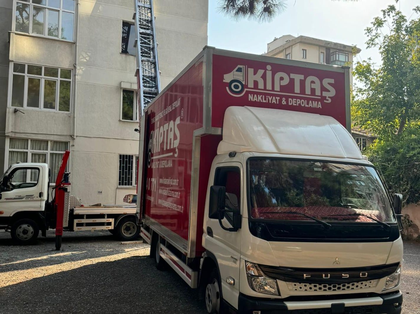 İstanbul İzmir Kurumsal Nakliyat Firmaları: Şirketlere Özel Lojistik